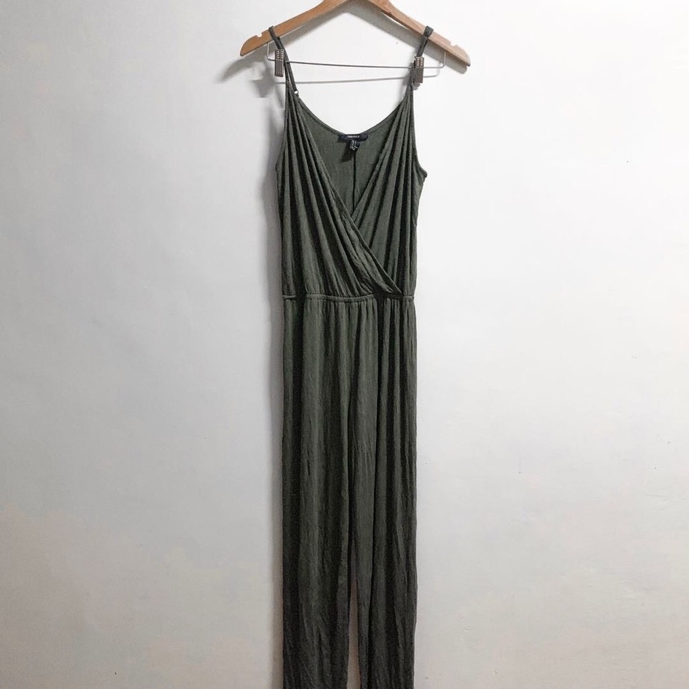 Forever 21 jumpsuit -New✨ - Picture 3 of 6
